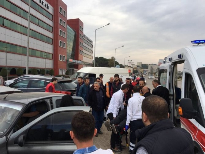 Fatsa’da zincirlime trafik kazası: 2 yaralı