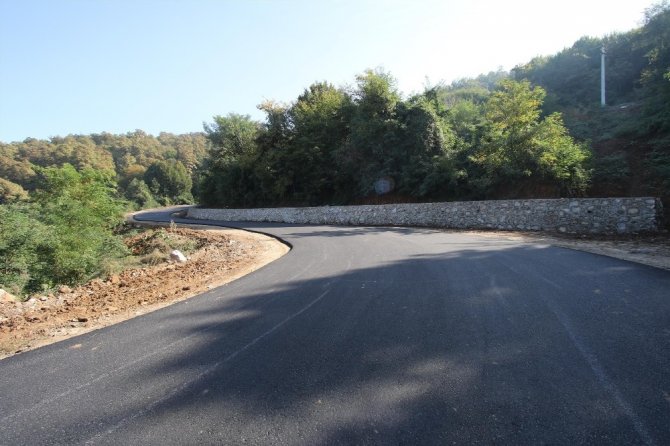 Güzlek ve Pazarköy mahallesinde asfalt çalışmaları sona erdi