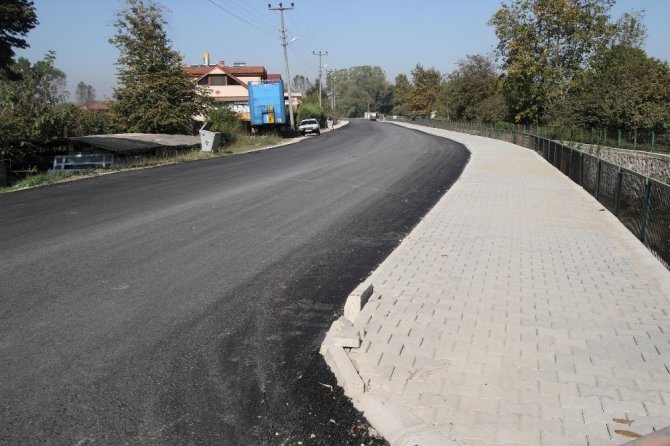 Güzlek ve Pazarköy mahallesinde asfalt çalışmaları sona erdi