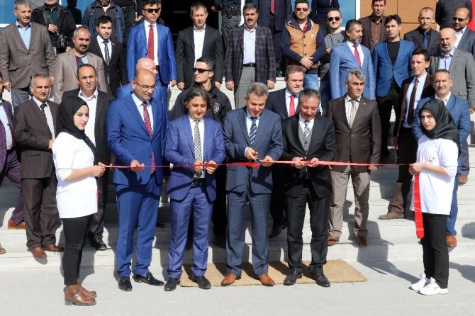 AİÇÜ’de yarı olimpik kapalı yüzme havuzu ve bowling salonu açıldı