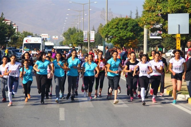 Erzincan’da Cumhuriyet koşusu yapıldı