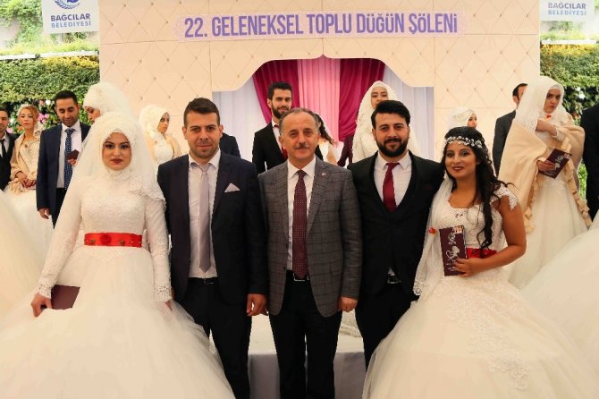 25 çift aynı anda mutluluğa "evet" dedi