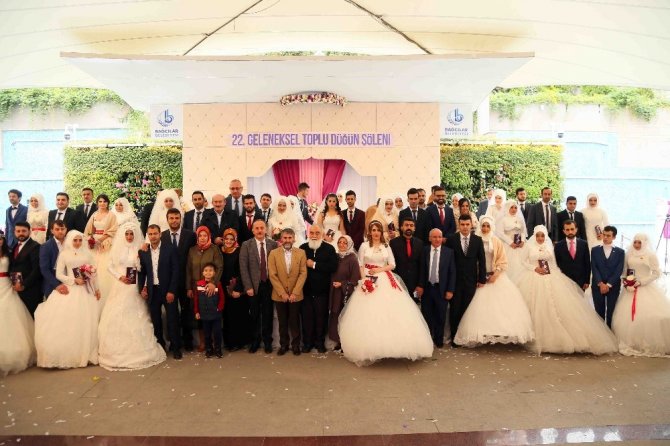 25 çift aynı anda mutluluğa "evet" dedi