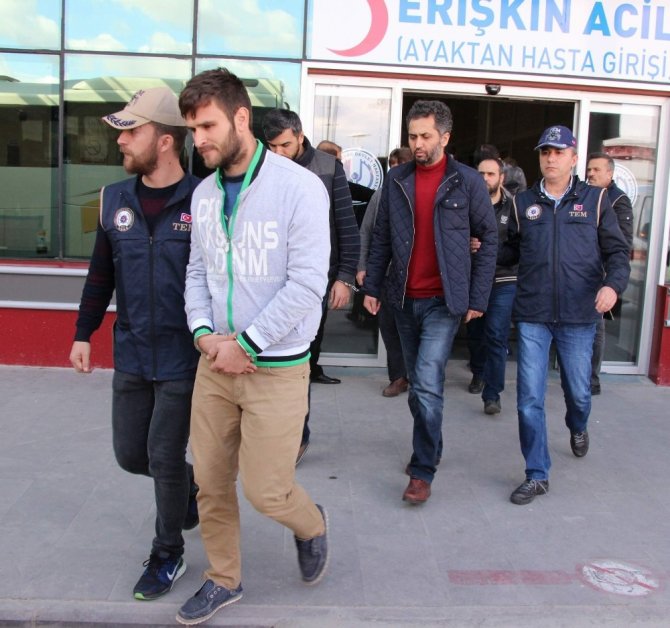 Afyonkarahisar’da FETÖ’nün “gaybubet evlerine” yönelik operasyon