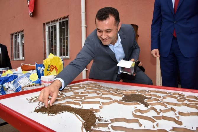 81 ilden gelen toprakla Türkiye haritası yaptılar