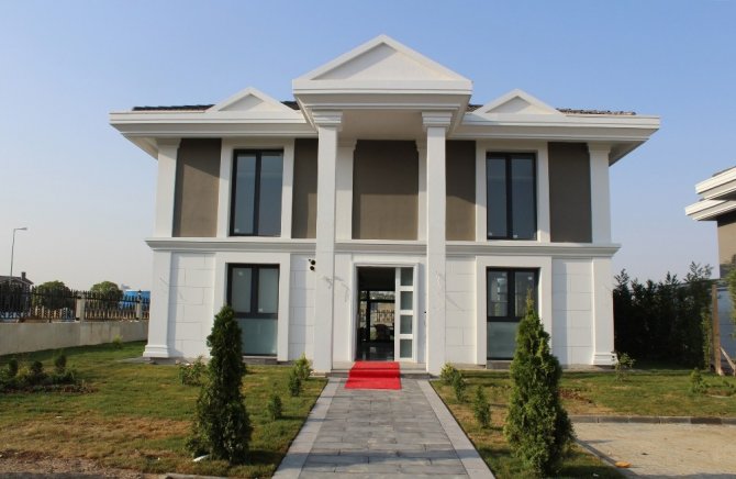 Yatay mimari ve akıllı ev teknolojisi ile hayata geçirilen projede yaşam başladı