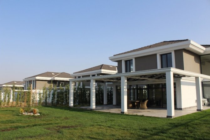 Yatay mimari ve akıllı ev teknolojisi ile hayata geçirilen projede yaşam başladı
