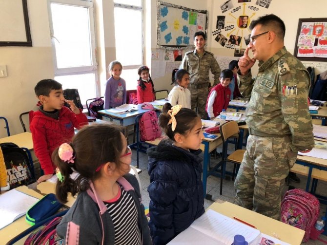 Jandarmadan okul ziyareti