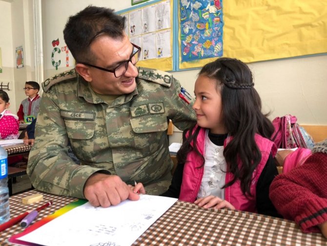 Jandarmadan okul ziyareti