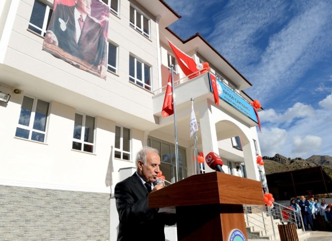 Niyazi Çakmakçı İmam Hatip Ortaokulu hizmete açıldı