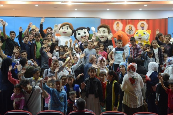 Yıldırım’dan Eruh’a dev Türk bayrağı