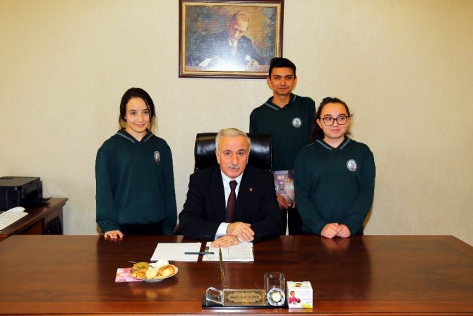 Vali Kamçı Kayseri Lisesi’nde