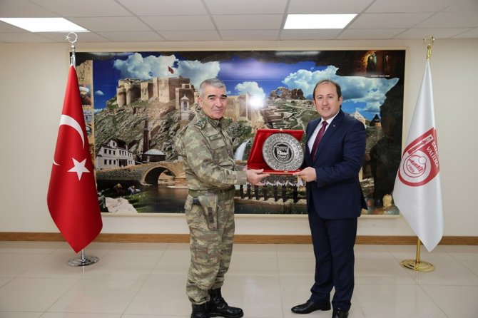 3. Ordu Komutanı Orgeneral Savaş, Vali Pehlivan’ı ziyaret etti