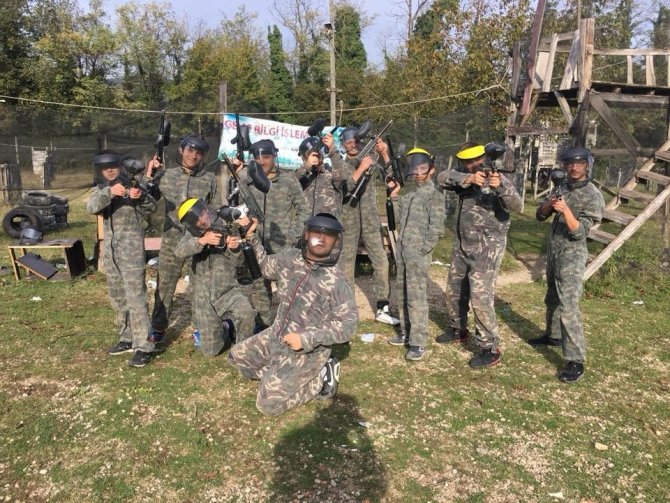 Gençlerin paintball tutkusu