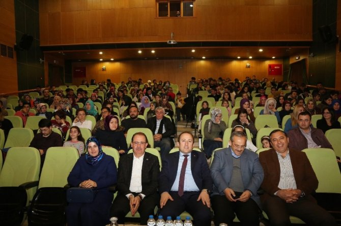 Teyo emmi maceralarını Bayburt’ta anlattı