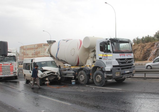 Şanlıurfa’da zincirleme trafik kazası:1 yaralı