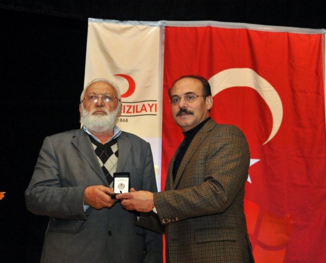 Yozgat’ta kan bağışçıları madalya ile ödüllendirildi