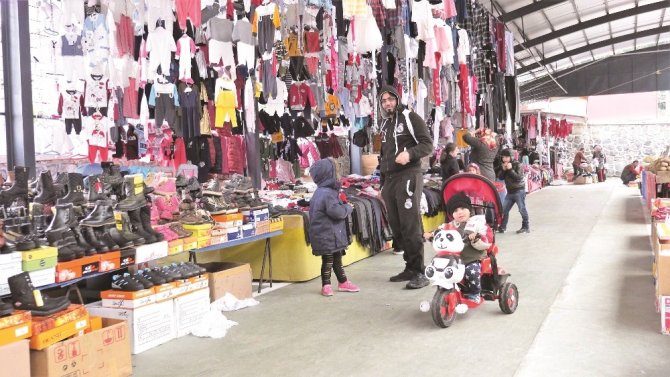 Başiskele’nin ilk kapalı semt pazarı açıldı
