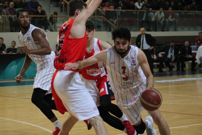 Türkiye Basketbol Ligi: Yalova Group Belediyespor: 84 - Bandırma Kırmızı: 88