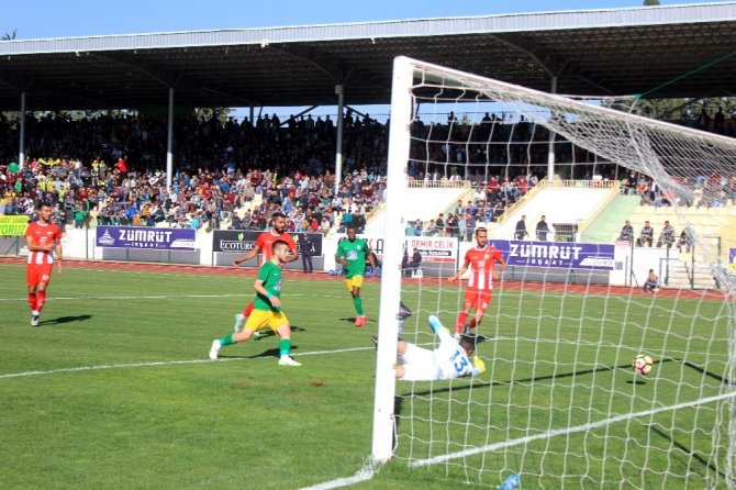 Lider Adıyaman 1954 Spor galibiyet serisini sürdürüyor