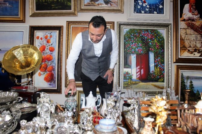 15 yaşında başlayan 100 milyonluk antika tutkusu müzeye dönüşecek