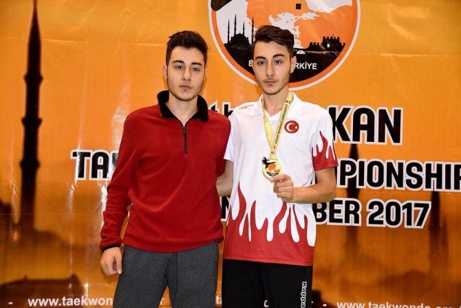 Aziziye Belediyesi’nde milli heyecan