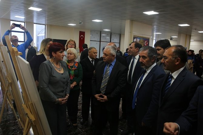 Gürcistan Kutaisi Devlet Müzesi sergi açılışına yoğun ilgi
