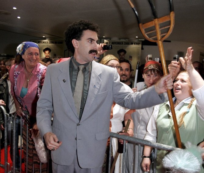 "Borat" karakteri şeklinde giyinen 6 Çek turist Kazakistan’da tutuklandı