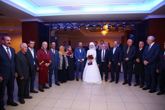 Çomoğluları ailesinin mutlu günü