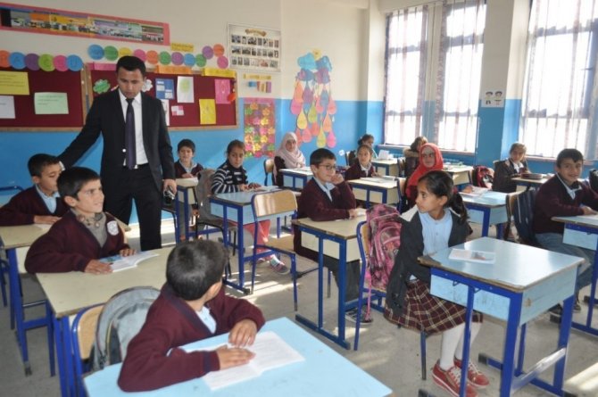 Başkan Vekili Uzan Rüstemgedik beldesinde