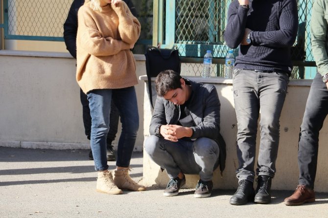 Tek Teker Arif’in cenazesini oğulları ve Kenan Sofuoğlu aldı