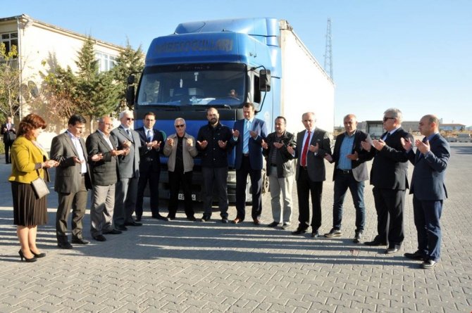 Karaman’dan Suriye’ye bir tır dolusu gıda yardımı