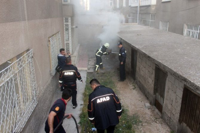 Kömürlükte çıkan yangın polis, itfaiye, AFAD ve 112 ekiplerini harekete geçirdi