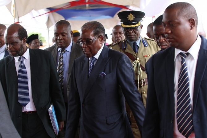 Mugabe askeri müdahalenin ardından ilk kez halkın karşısına çıktı