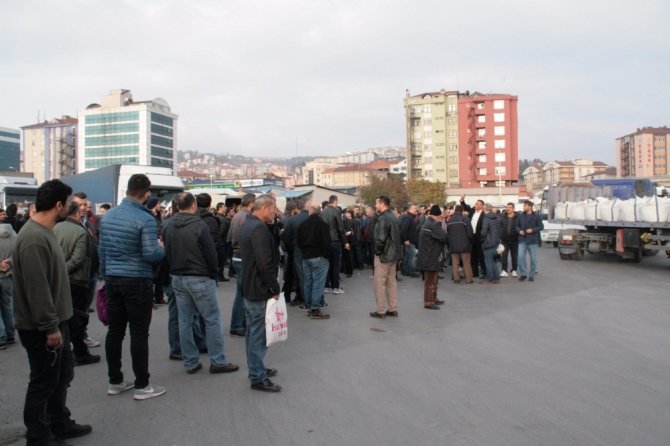 Erdemir işçilerinden protesto eylemi