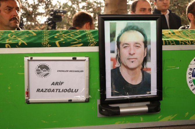 Ünlü motosikletçi ’Tek teker Arif’ son yolculuğuna uğurlandı