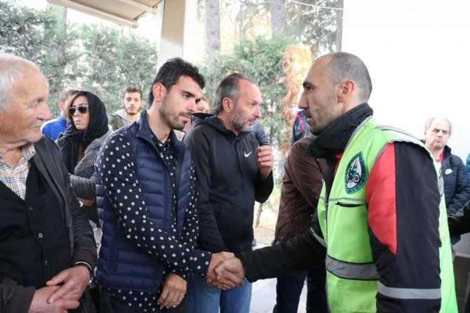 Ünlü motosikletçi ’Tek teker Arif’ son yolculuğuna uğurlandı