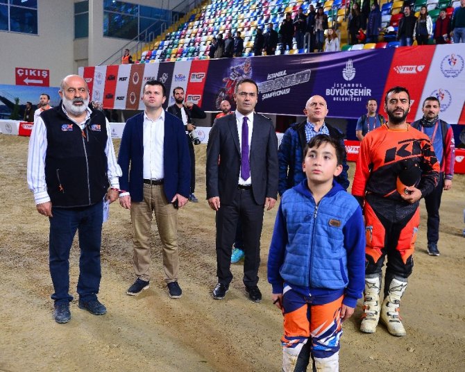 İstanbul Super Cross Şampiyonası Başladı