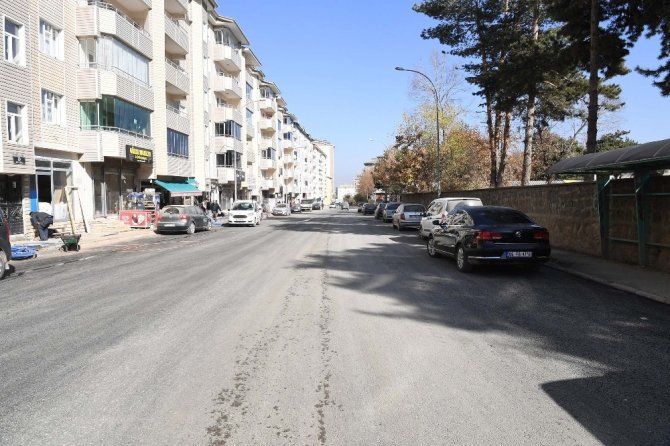 Şehit Akif Ağaoğlu Caddesi asfaltlandı