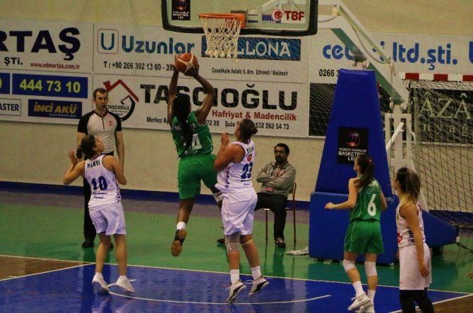 Türkiye Kadınlar Basketbol Ligi: Edremit Bld. Gürespor: 73 - Bursa Bşb. Budo: 63