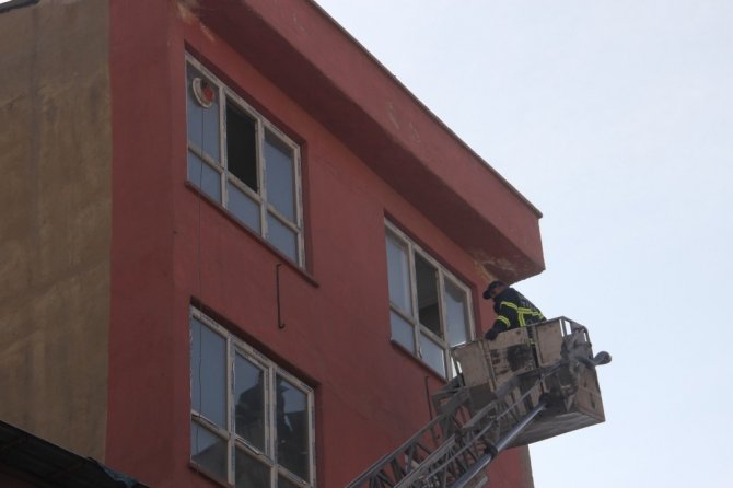 6 katlı binada korkutan yangın