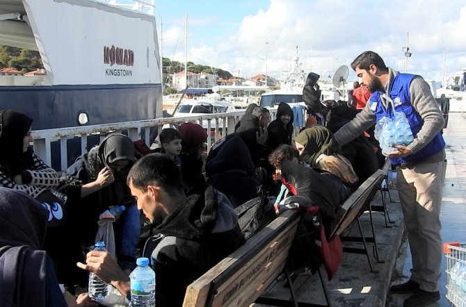 Batma tehlikesi geçiren göçmenleri Sahil Güvenlik kurtardı