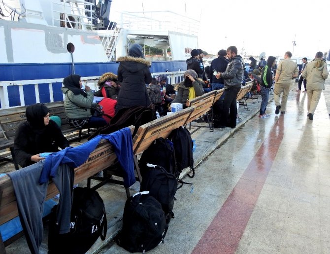 Batma tehlikesi geçiren göçmenleri Sahil Güvenlik kurtardı