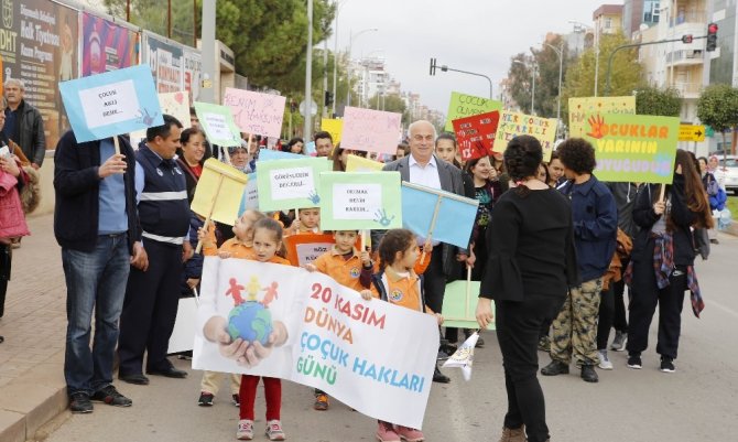 Döşemealtı’nda “Dünya Çocuk Hakları Günü” yürüyüşü düzenlendi