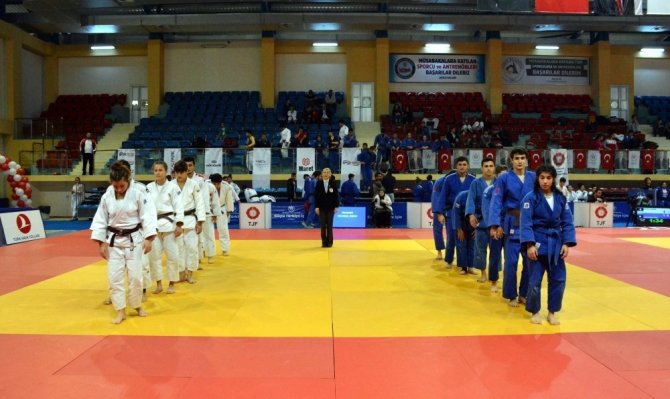 Manisalı judoculardan Türkiye derecesi