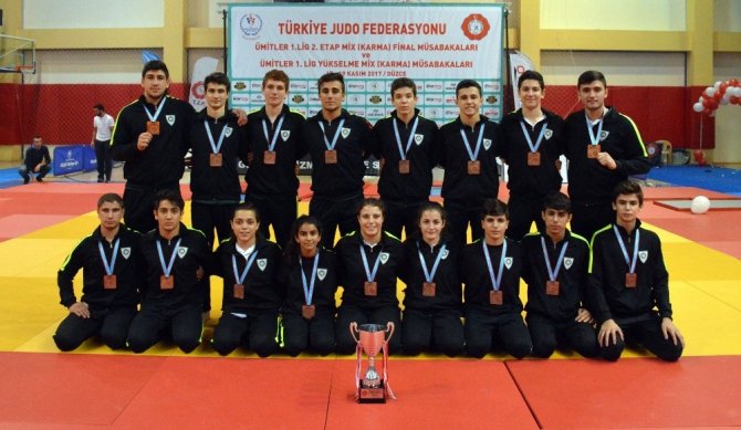 Manisalı judoculardan Türkiye derecesi