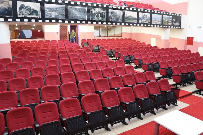 Karabükspor kongresinde salon boş kaldı