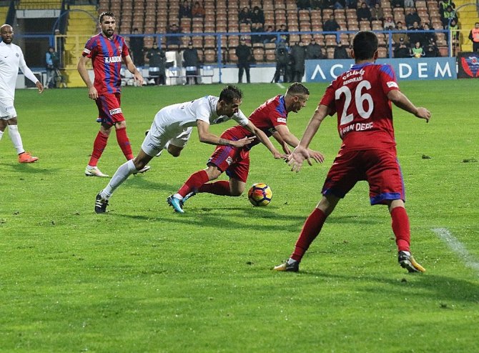 Süper Lig: Kardemir Karabükspor: 0 - Kasımpaşa: 0 (İlk Yarı)