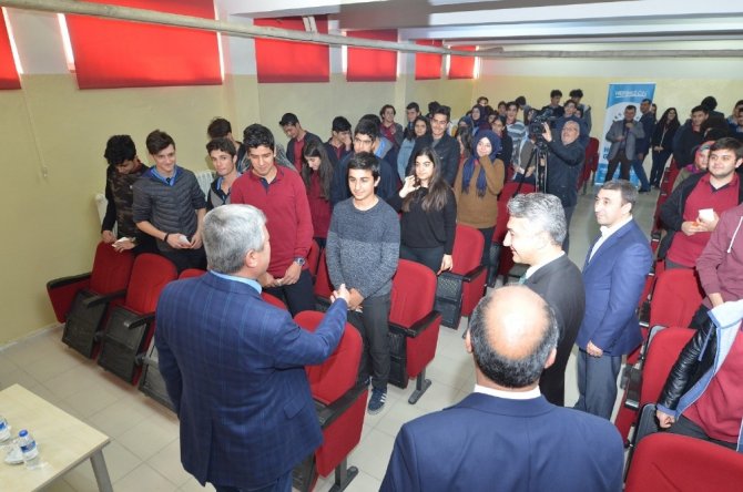 Başkan Polat öğrencilere deneyimlerini anlattı