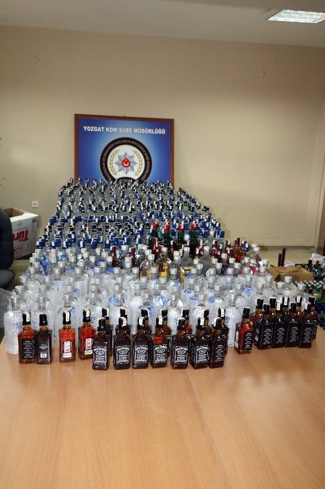 Yozgat’ta 782 şişe sahte içki ele geçirildi
